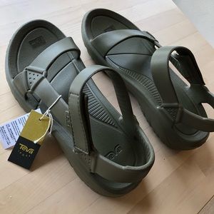 TEVA MEN’S HURRICANE DRIFT BURNT OLIVE SANDALS